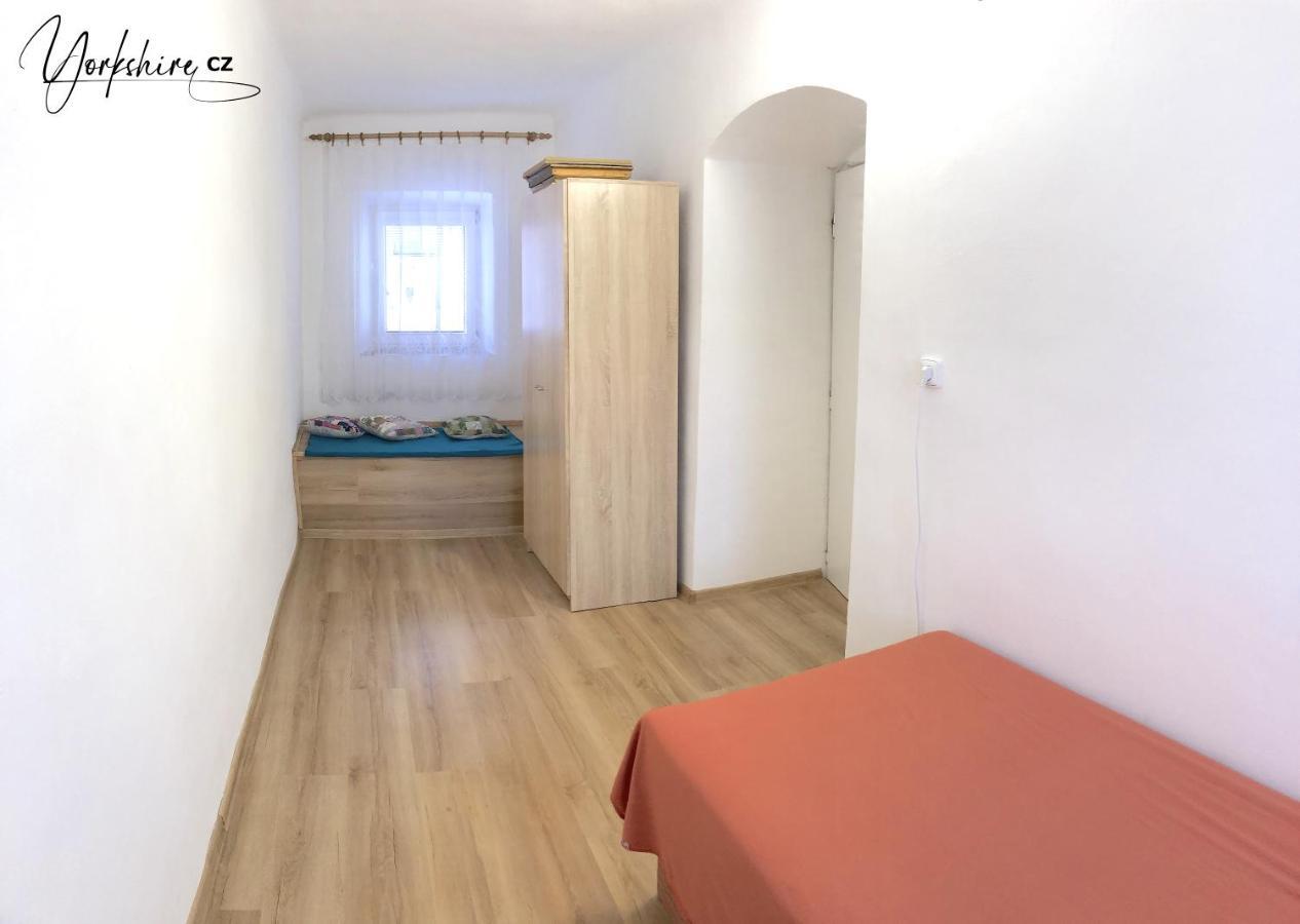 Apartment Yorkshire Bujanov Luaran gambar
