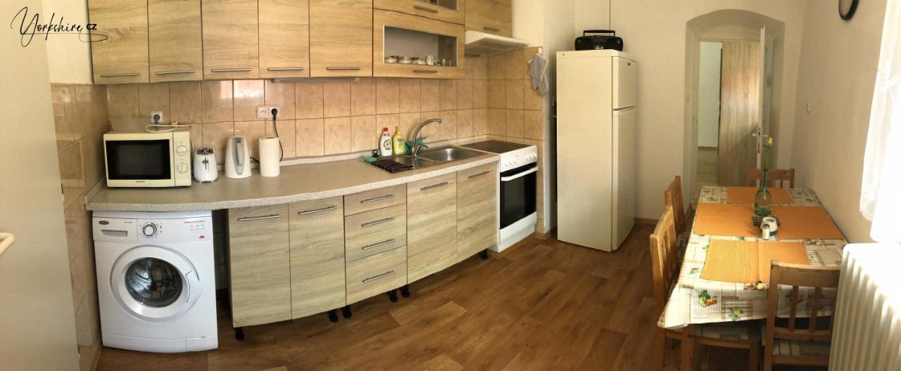 Apartment Yorkshire Bujanov Luaran gambar